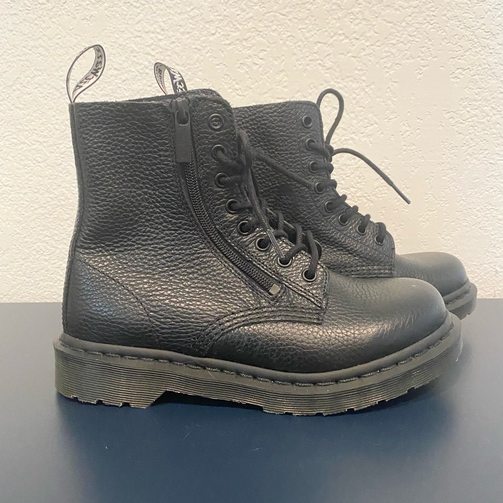 Black size 7 doc martens